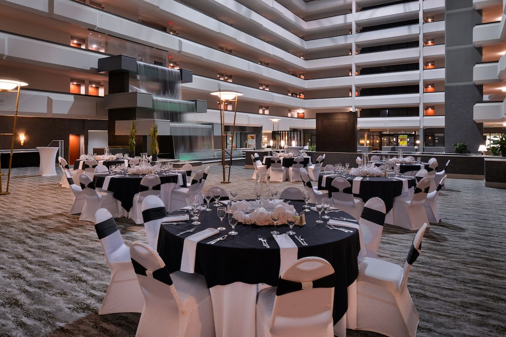 Holiday Inn Hotel & Suites Beaumont Plaza by IHG - photo 37