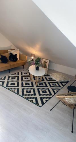 Logement Convivial Charmant Et Spacieux — hotel in Saint-Marcel