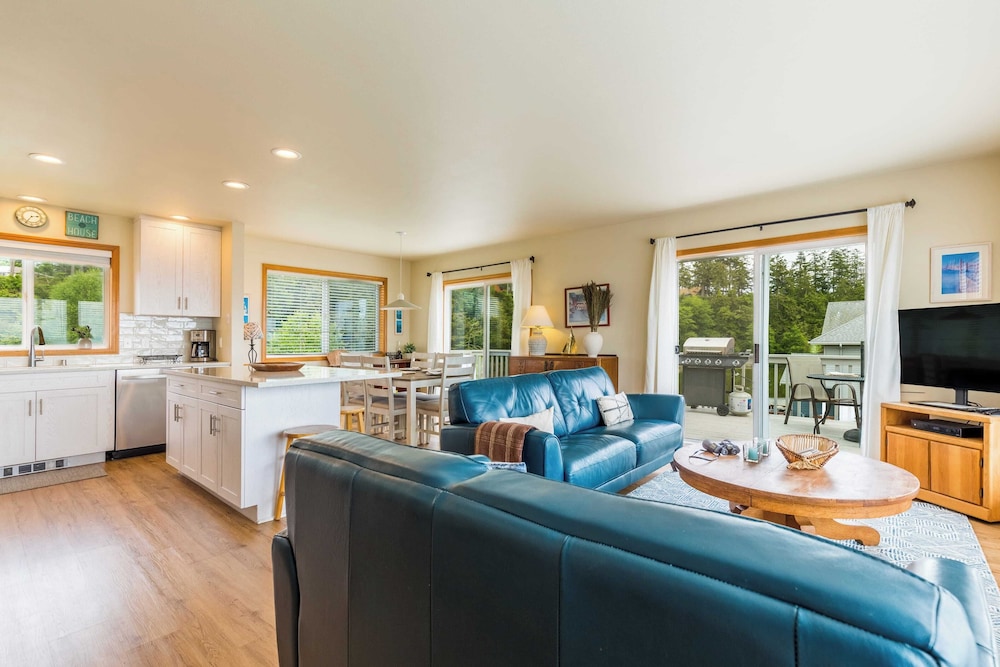 Beach Lookout Retreat by Avantstay Rooftop Views - photo 8