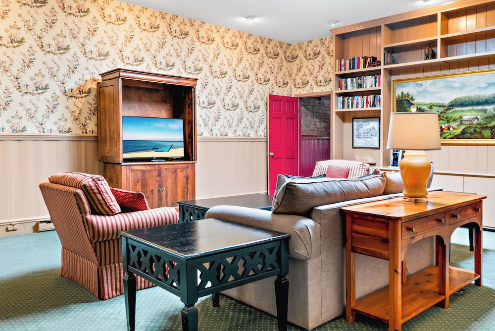 Beekman Arms and Delamater Inn - photo 22