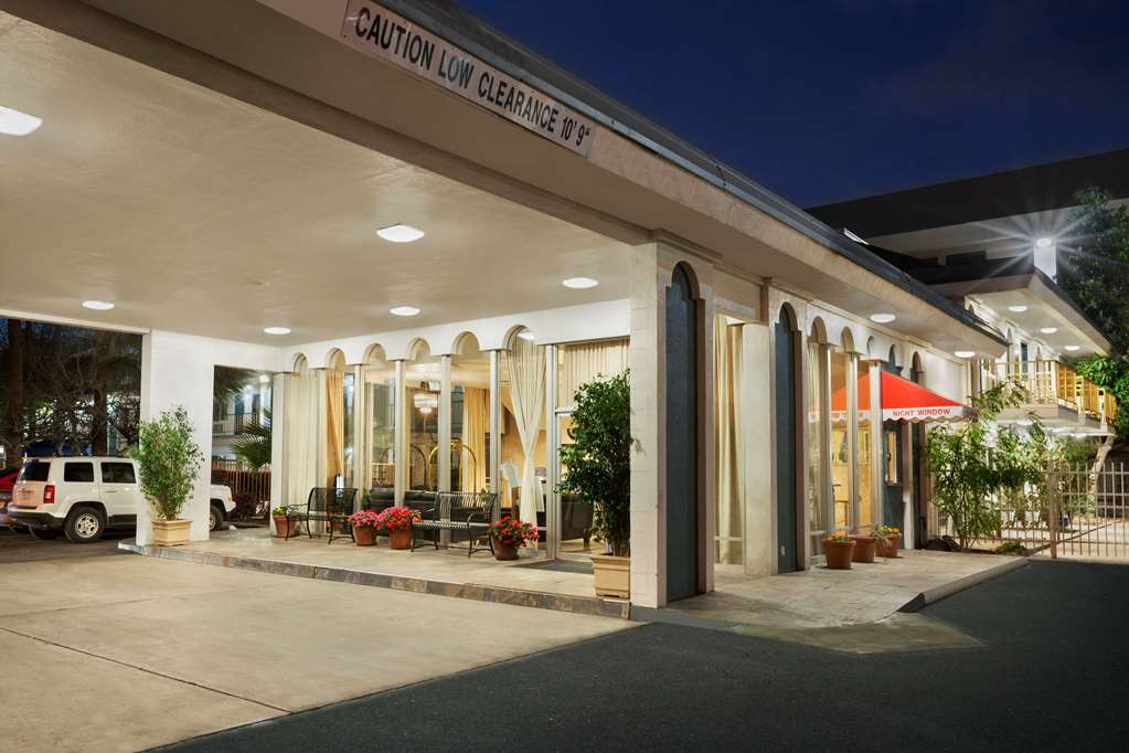 Travelodge by Wyndham Bakersfield - featured photo