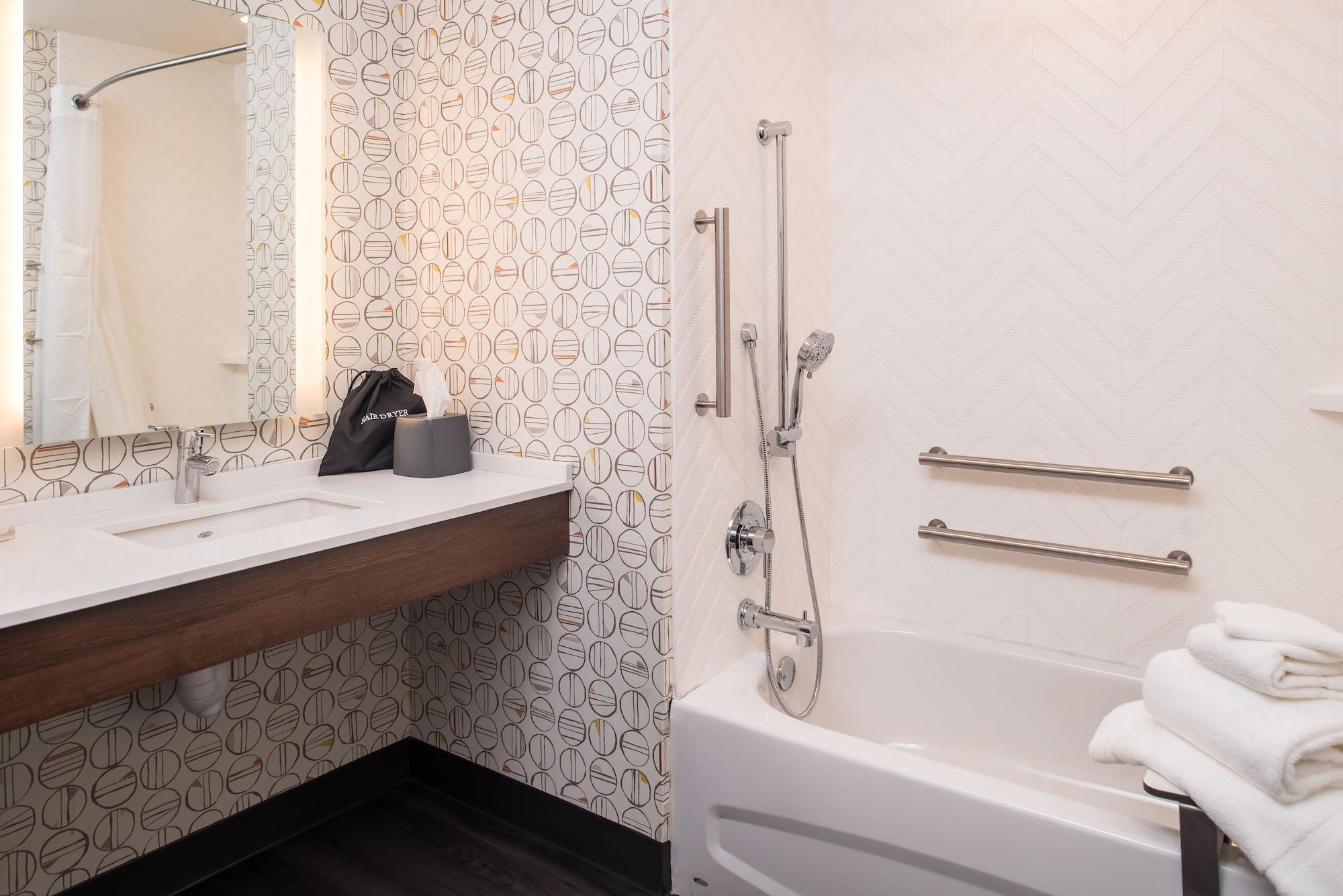 Holiday Inn Joplin by IHG - photo 29