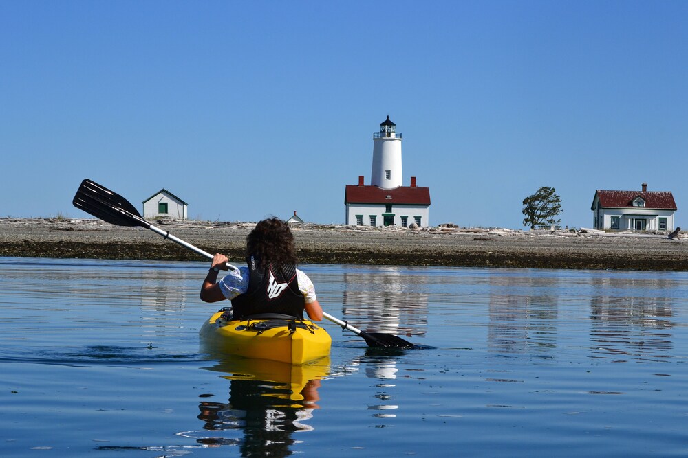 Juan de Fuca Waterfront Hotel & Cottages - photo 14