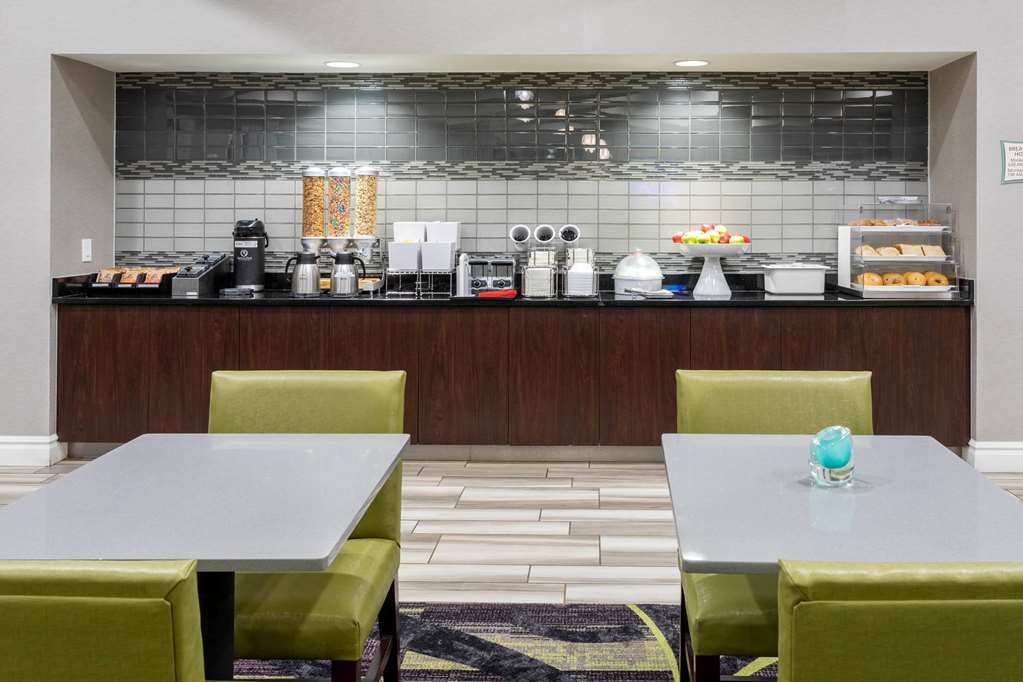 La Quinta Inn & Suites by Wyndham Denver Boulder Louisville - photo 27
