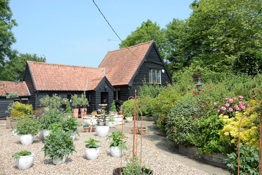 Wassicks Cottage Haughley — 4-Star Luxury Hotel in Haughley, United Kingdom