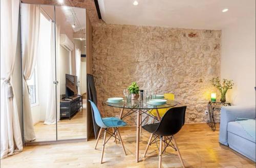 Duplex Center of Nice with AC - last minute hotel in Nice
