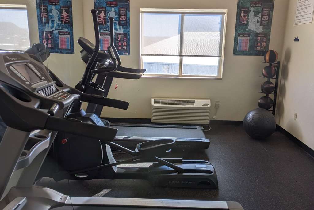 Days Inn & Suites by Wyndham Castle Rock - photo 4