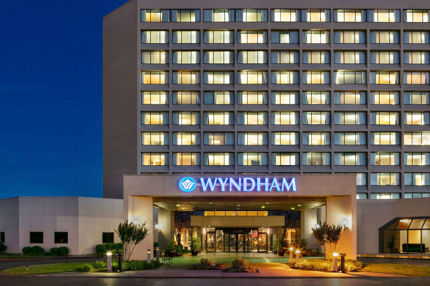Wyndham Tulsa - photo 2