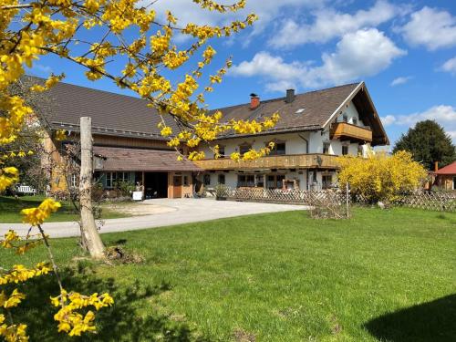 Ferienwohnungen Dopplerhof — 4-Star Luxury Hotel in Piding, Germany