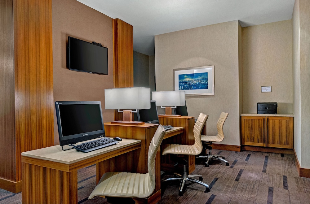Hyatt Place Fredericksburg at Mary Washington - photo 35