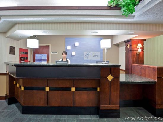 Days Inn by Wyndham Dodge City - photo 4