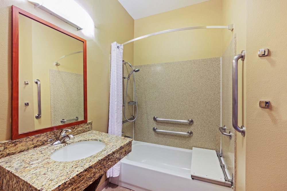 Candlewood Suites El Paso North an IHG Hotel - photo 3