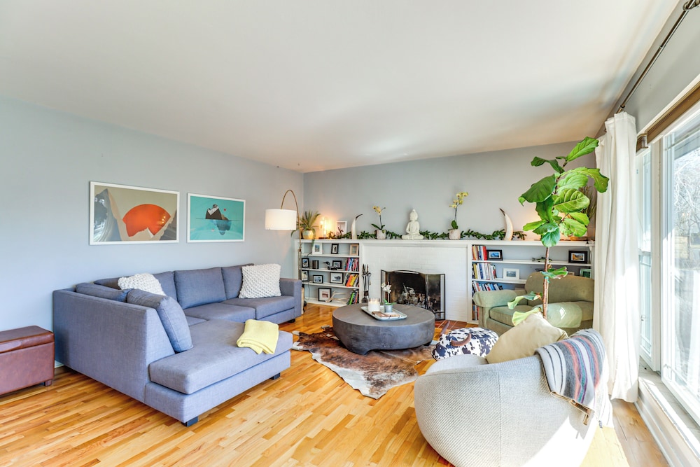 24 Mi to Slopes Family Reno Home w Outdoor Oasis