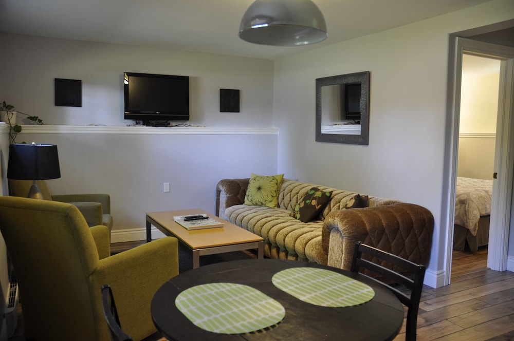 Moncton Suites 13 Willard Road in Moncton, Canada