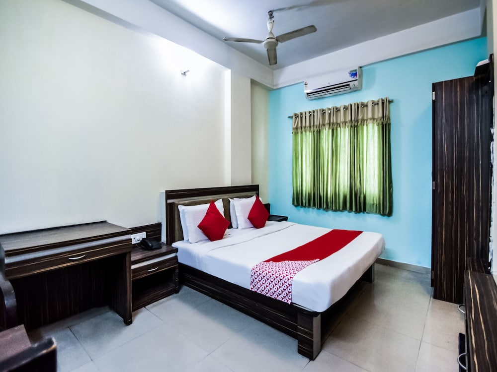 Oyo 15650 Tourist Inn in Abu Road, India