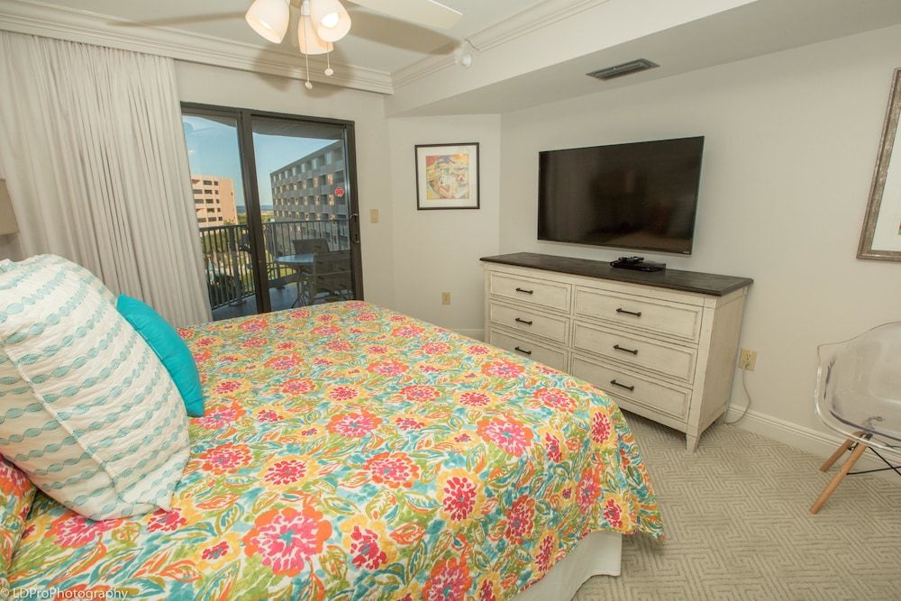 Inlet Reef 412 2 Bedroom Condo by RedAwning — 4-Star Luxury Hotel in Destin, United States