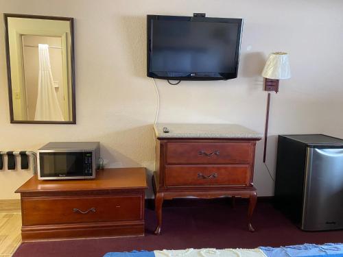 Regency Inn - photo 15