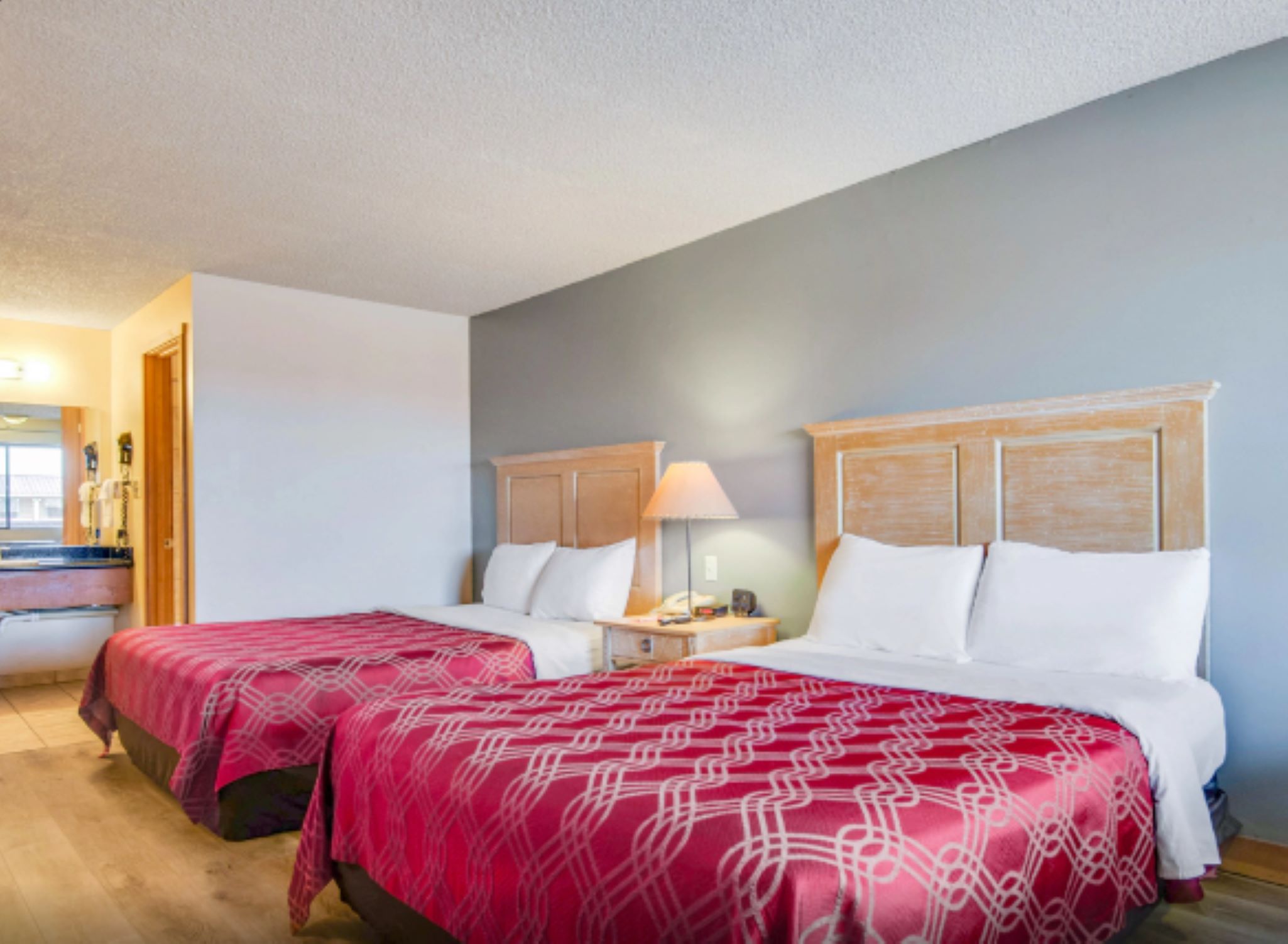 Econo Lodge Inn & Suites Kalispell Glacier National Park Gateway - photo 7
