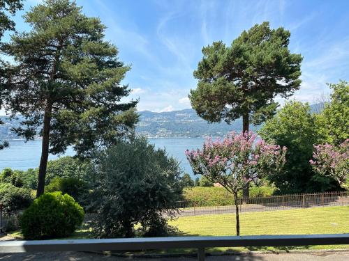 BELLAVISTA lake view apartment Ranco — 4-Star Luxury Hotel in Ranco, Italy