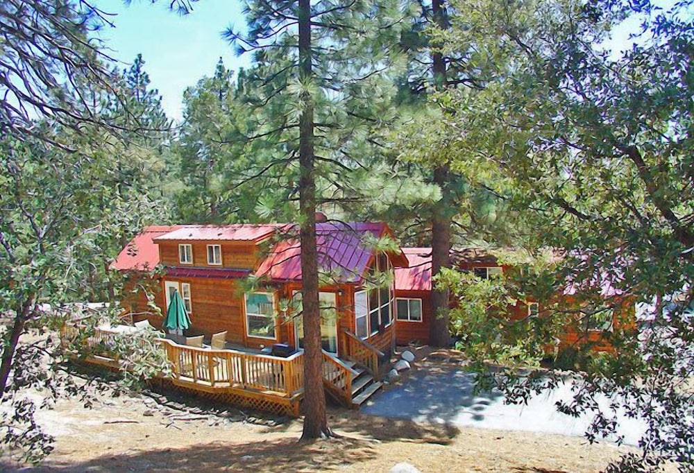 Idyllwild RV Resort Caravan Park - photo 25