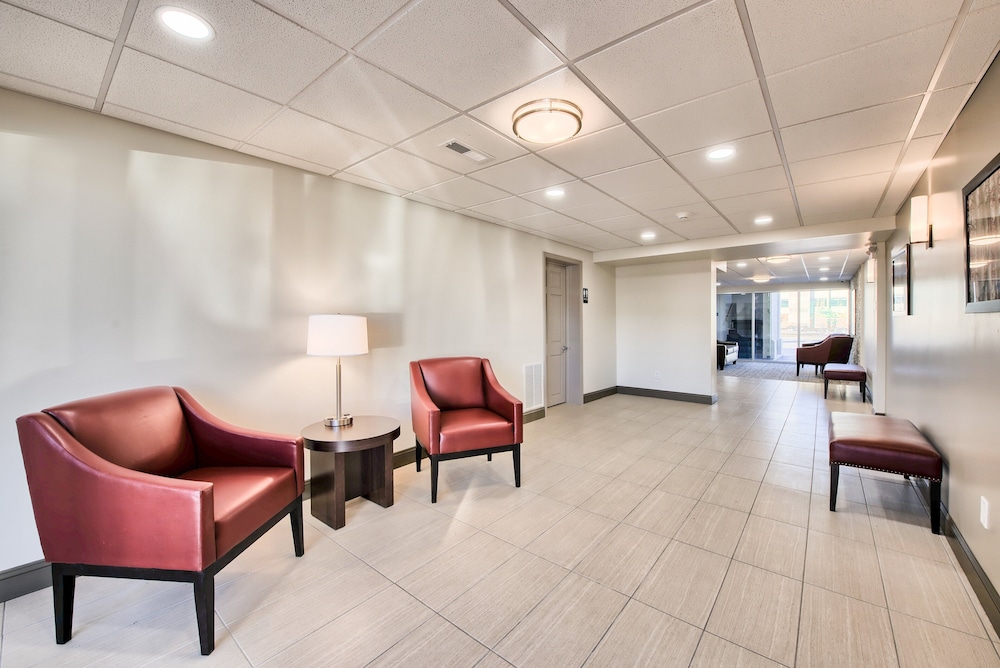 Red Roof Inn Dayton Moraine U of Dayton - photo 12