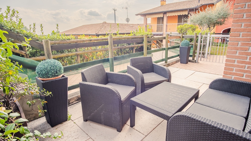 La Terrazza sul Lago Italian Homing — 4-Star Luxury Hotel in Polpenazze Del Garda, Italy