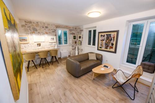 Apartmani Art Karampana — 4-Star Luxury Hotel in Kotor, Montenegro