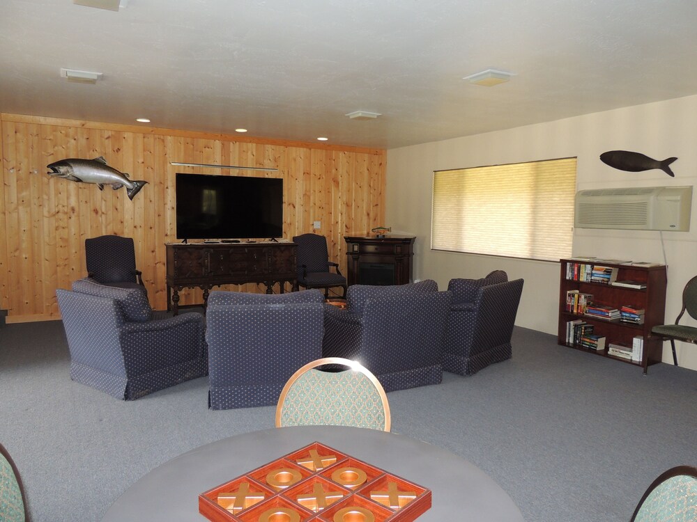 Indian Creek Lodge - photo 34