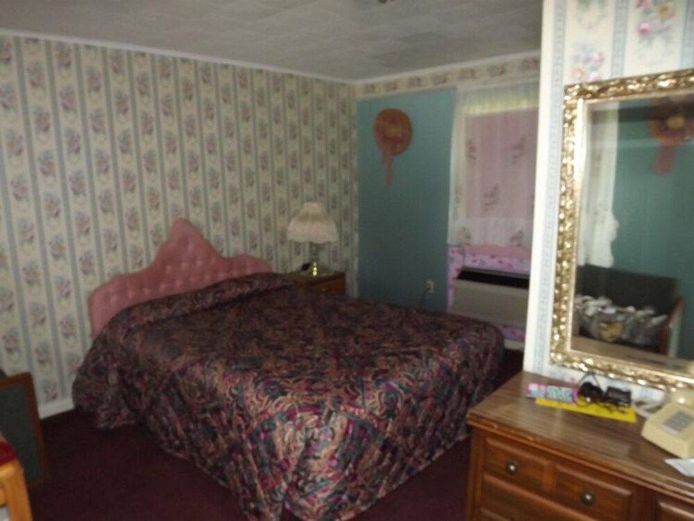 Holiday Motel - photo 13