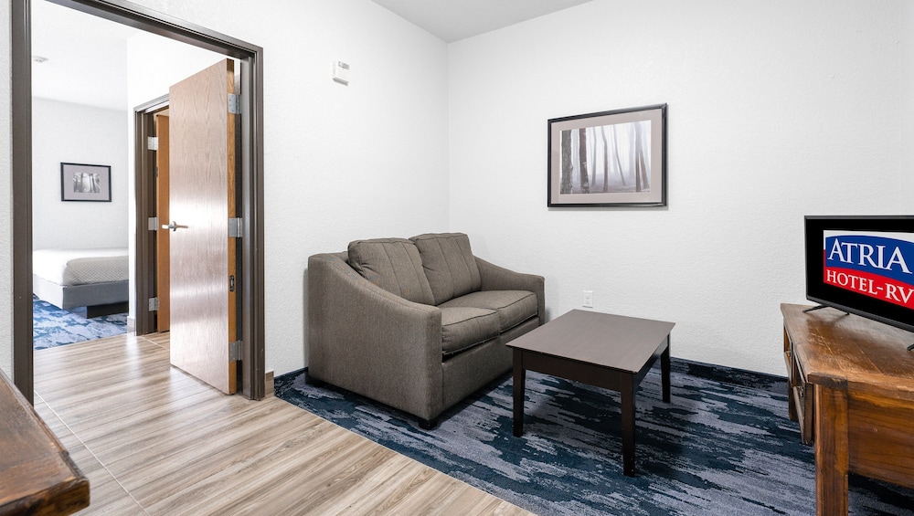 Atria Hotel and RV McGregor - photo 8