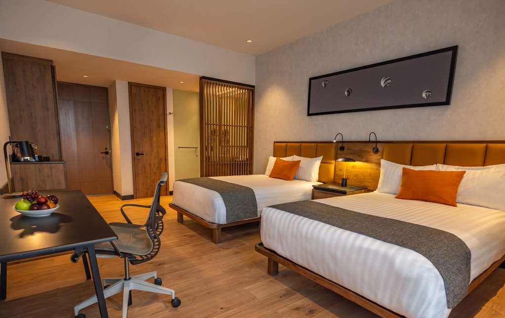DELUXE DOUBLE ROOM