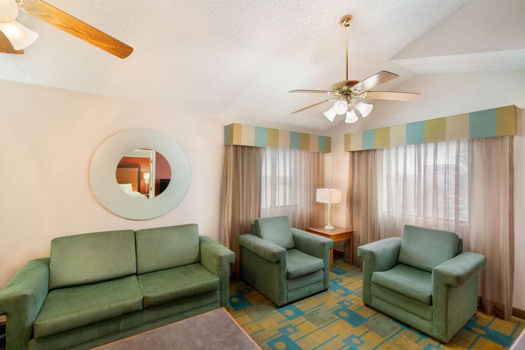 La Quinta Inn by Wyndham Cheyenne - photo 32
