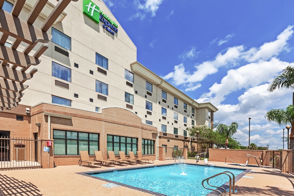 Holiday Inn Express Hotel & Suites Pharr by IHG - photo 21