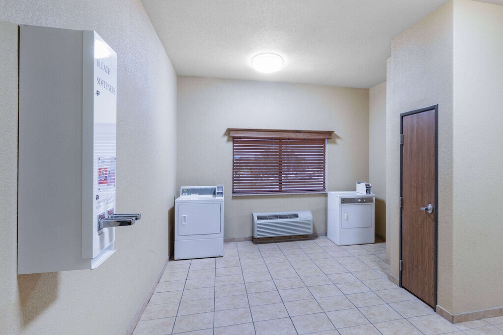 Baymont by Wyndham Cuero - photo 40