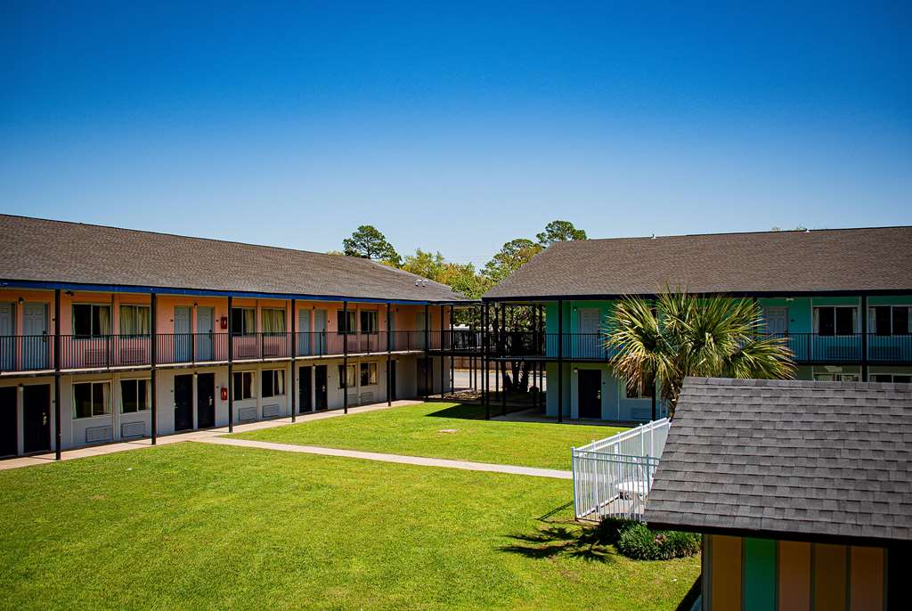 Super 8 by Wyndham Biloxi - photo 13