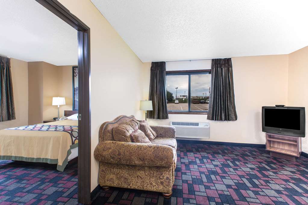 Super 8 by Wyndham Boonville - photo 19