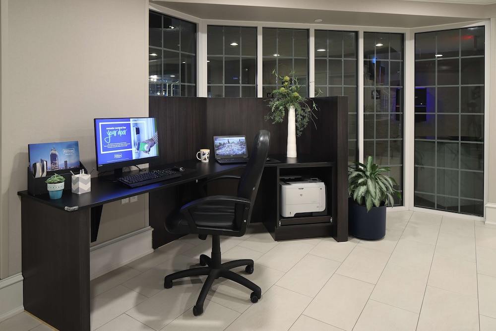 Hampton Inn Holland - photo 57