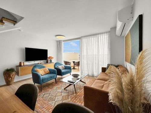 Beachfront Paradise Penthouse — 4-Star Luxury Hotel in Herzliya Pituah, Israel