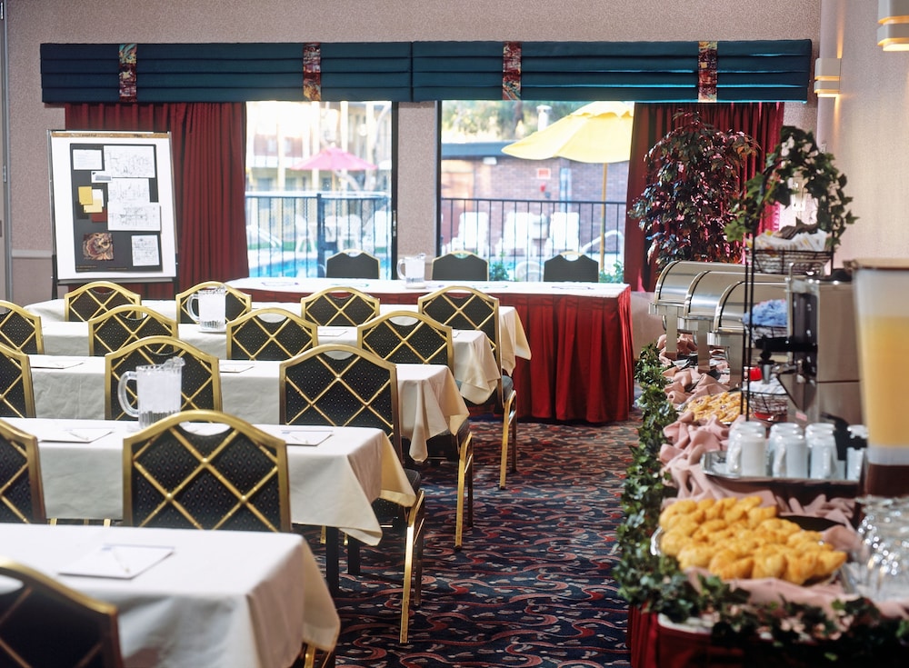 Mardi Gras Hotel & Casino - photo 38