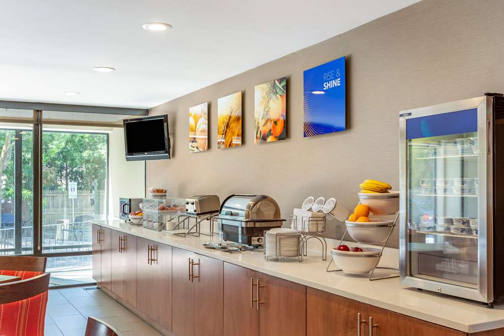 Comfort Suites Oakbrook Terrace near Oakbrook Center - photo 29