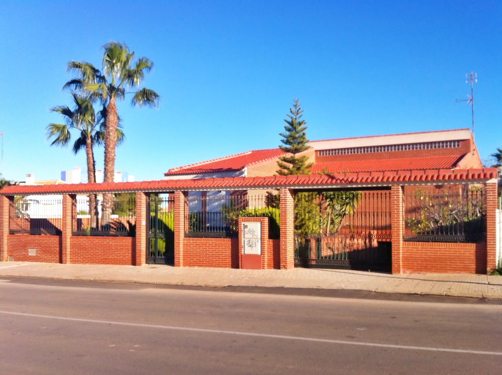 Elegant Villa in Playa Honda with Private Pool — 4-Star Luxury Hotel in Cartagena, Spain