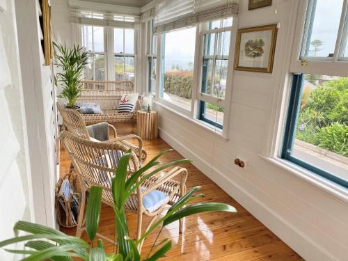Cosy coastal cottage Allwood Harbour — 4-Star Luxury Hotel in Kiama, Australia
