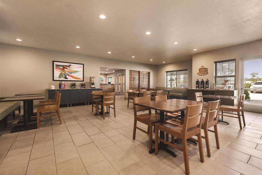 Country Inn & Suites by Radisson Green Bay North - photo 22