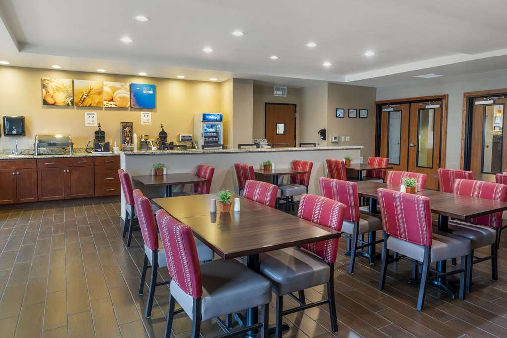 Comfort Suites Redding Shasta Lake - photo 29