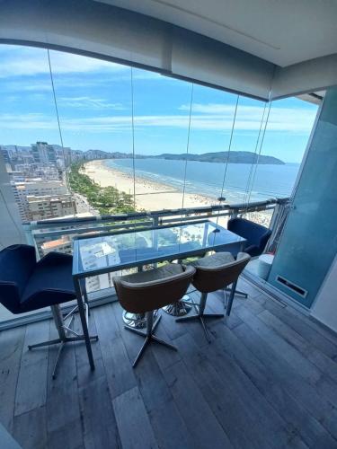 Condomínio de Luxo em Frente à Praia — 4-Star Luxury Hotel in Santos, Brasil