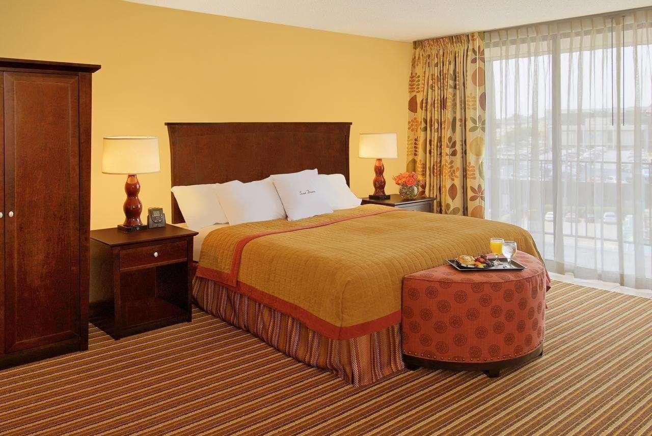 Aksarben Suites Trademark Collection by Wyndham - photo 11
