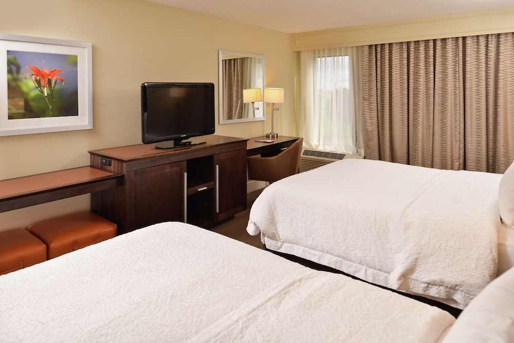 Hampton Inn South Hill - photo 35