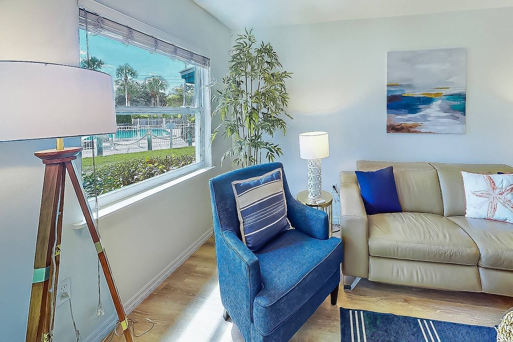 Siesta Bayside by Pool & Tennis — 4-Star Luxury Hotel in Siesta Key, United States