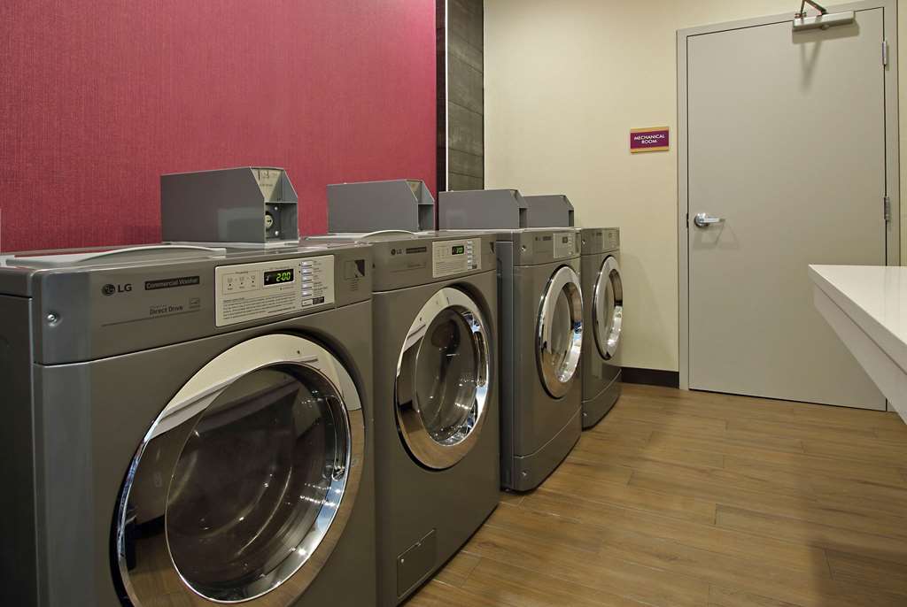 Days Inn & Suites by Wyndham Beaumont West I 10 & Walden - photo 31