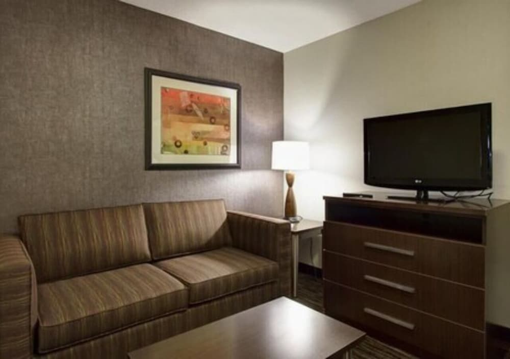 Holiday Inn Express Hotel & Suites North Fremont By Ihg - photo 15